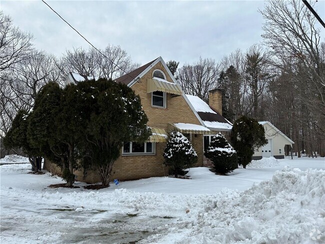 Building Photo - 933 Bay Rd Rental