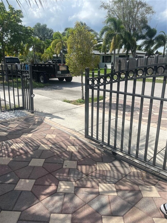 Photo - 240 NE 27th St Unidad 1