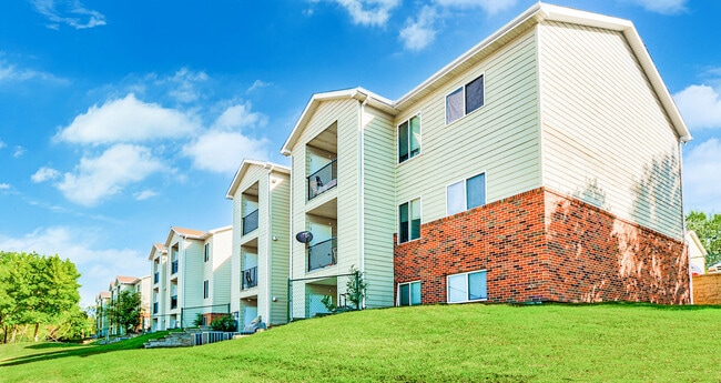 Photo - Falls Terrace Apartments