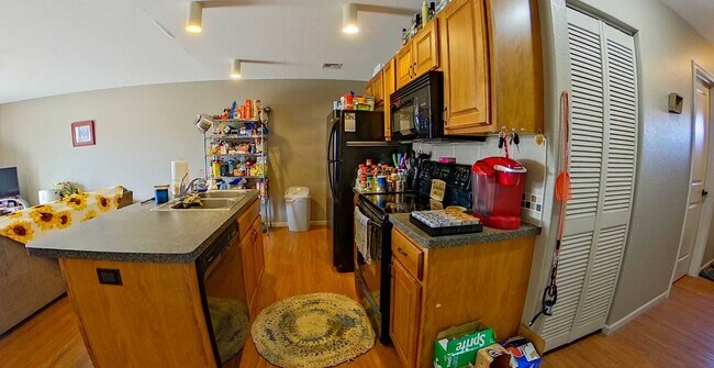 Photo - 3D Tour Available - Gorgeous duplex + Gara...