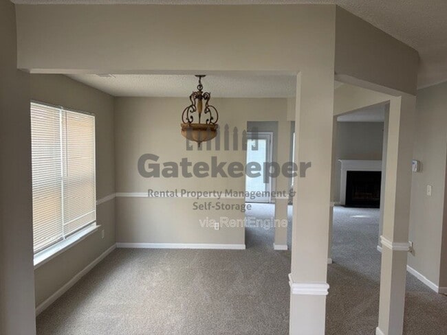 Photo - 8882 Seneca Rd