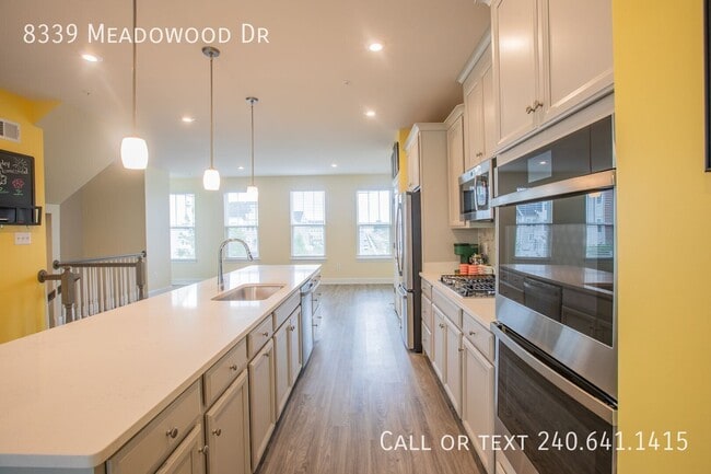 Photo - 8339 Meadowood Dr