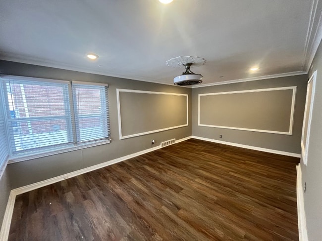 Photo - 2505 Crescent Ave