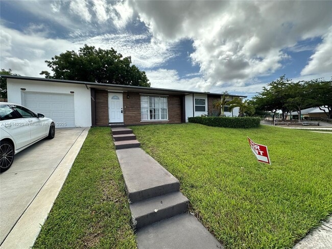 Building Photo - 15563 SW 107th Pl Rental