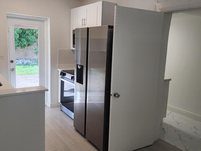 Photo - 1754 NE 48th Ct