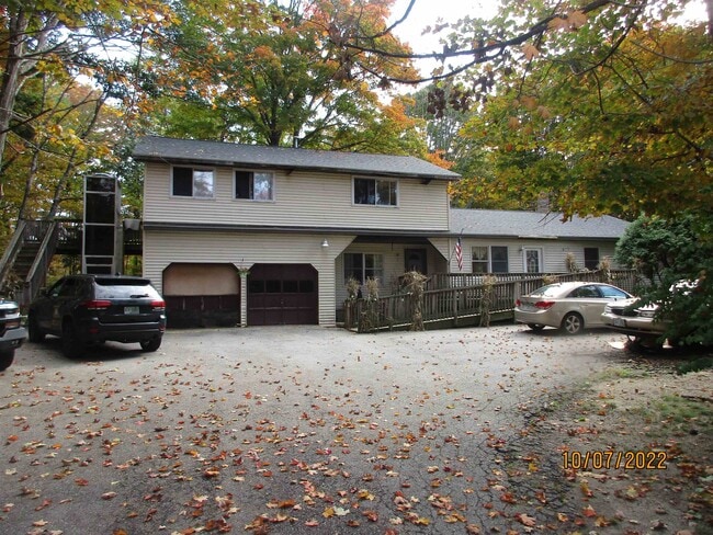 Building Photo - 174 Pattee Hill Rd