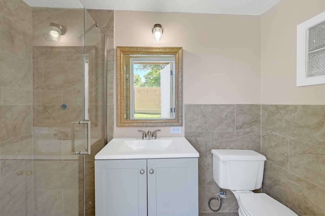 Photo - 2910 Norwich St