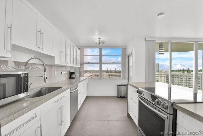 Building Photo - 18041 Biscayne Blvd Unit 801
