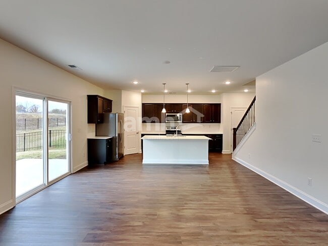 Photo - 15712 Thomas Rd