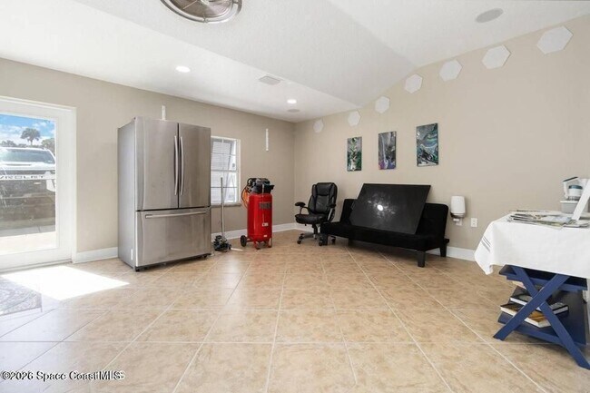 1280 Highway 1, B