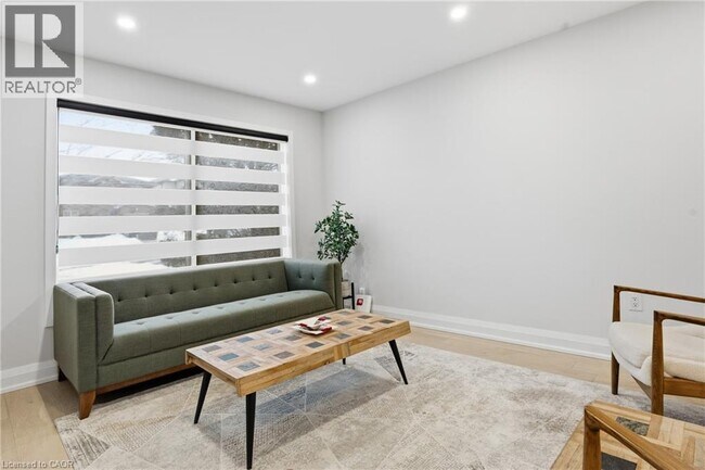 Photo - 108 Greenshire Dr