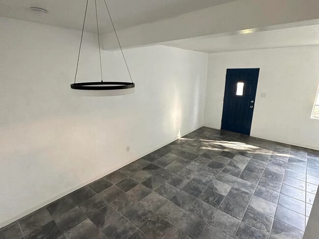 Photo - 2102 W Minnezona Ave