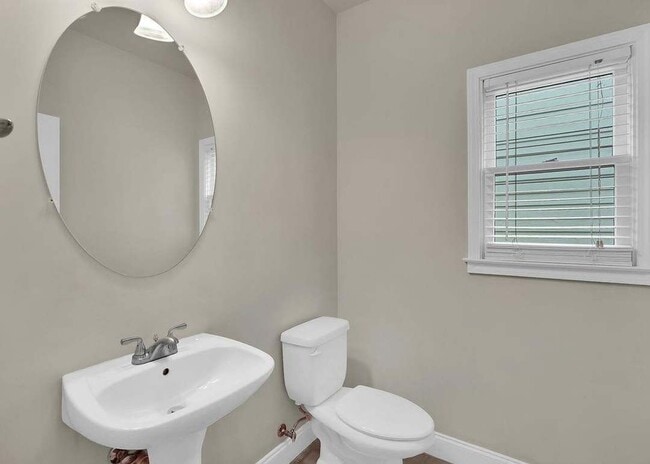 Photo - 1893 Thomas Pointe Trce