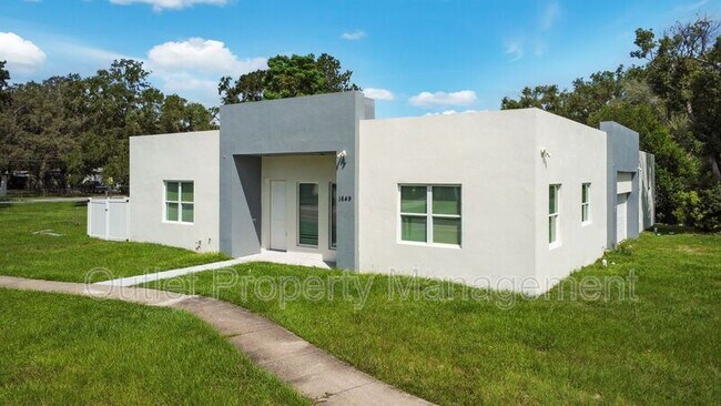 Photo - 1649 Lake Dr