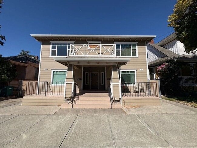Building Photo - Remodeled Two Bedroom Quadplex Unit A Rental