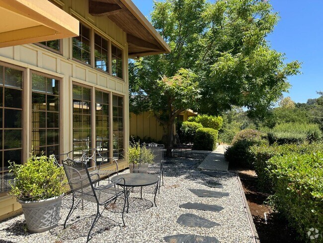 Building Photo - 25228 La Loma Dr Rental