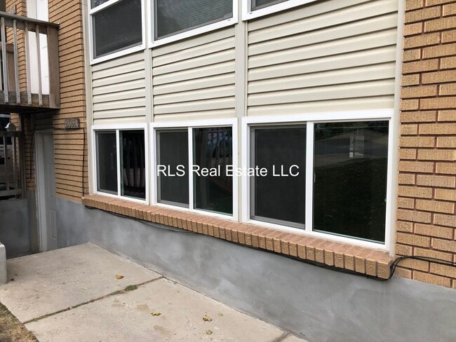 Building Photo - 8668 S 1500 E Unit 8668 S Altair Drive