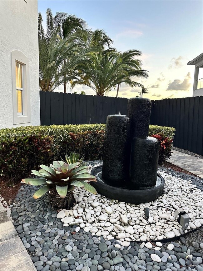 Photo - 6801 NW 113th Ct