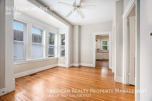 Photo - 945 Fremont Ave NW
