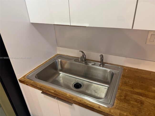 Photo - 2233 NE 173rd St Unit Back