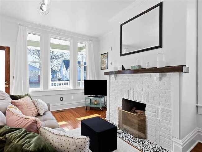 Photo - Satisfactory Home