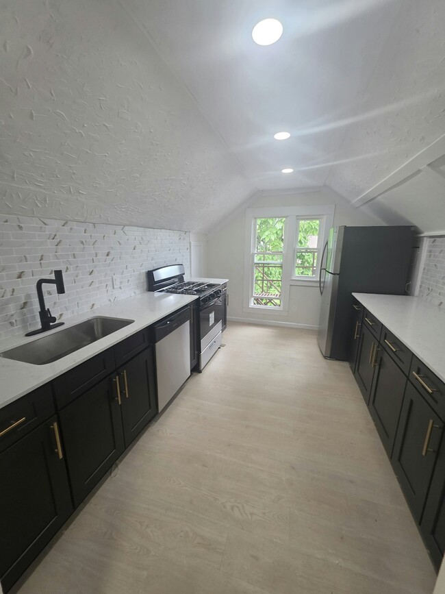 Photo - 1278 W 102nd St