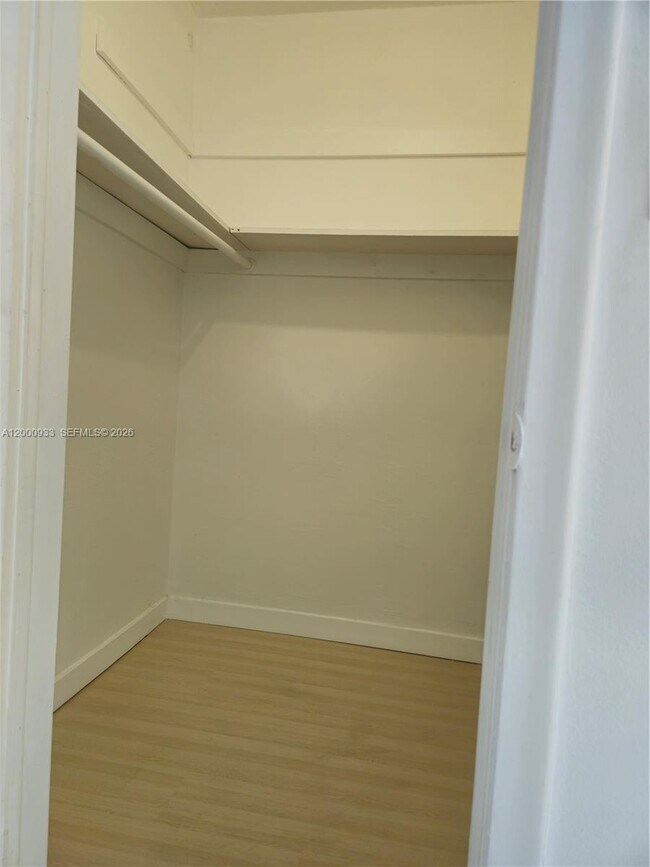 Photo - 514 SW 2nd Ave Unidad B