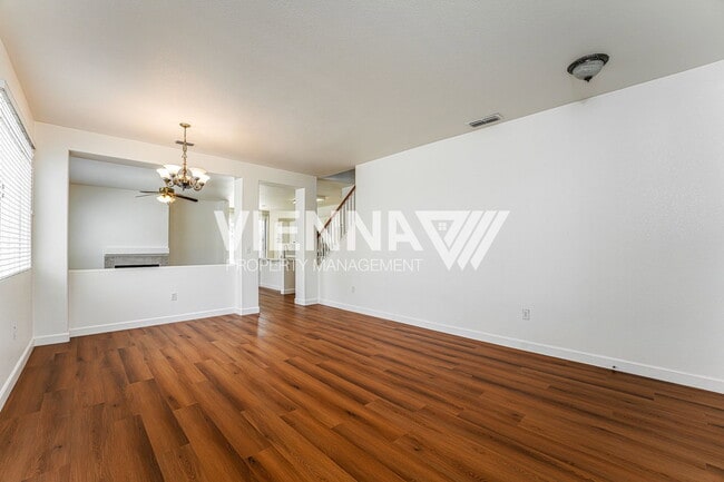 Photo - 493 Silverhorn Dr
