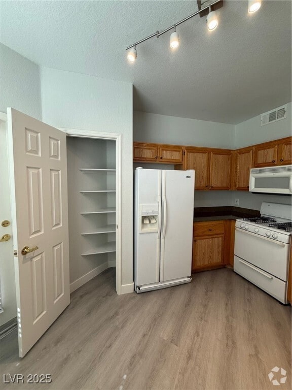 Building Photo - 10001 Peace Way Unit 1270 Rental