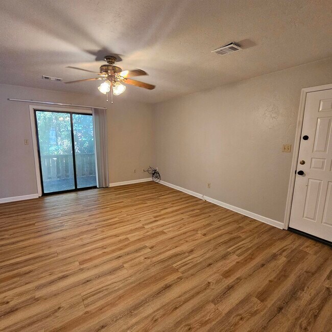 Photo - 3687 Donovan Dr House