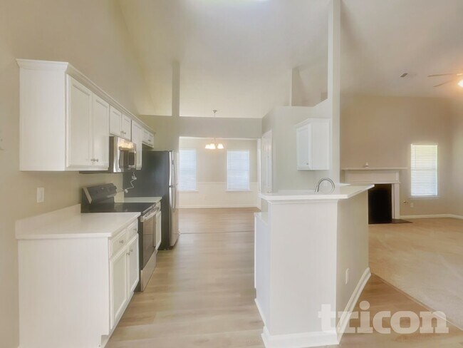 Photo - 1469 Buckingham Pl