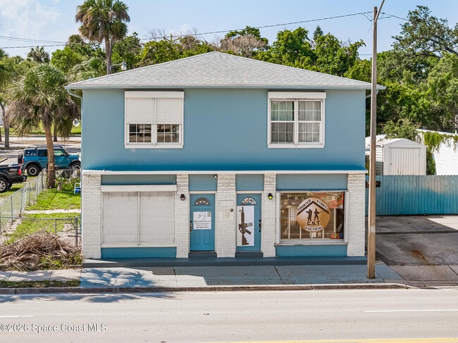 Building Photo - 1008 E Strawbridge Ave