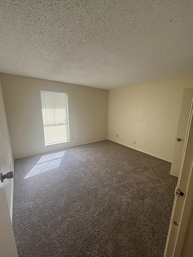 Photo - 2225 Madison Dr Unit 103