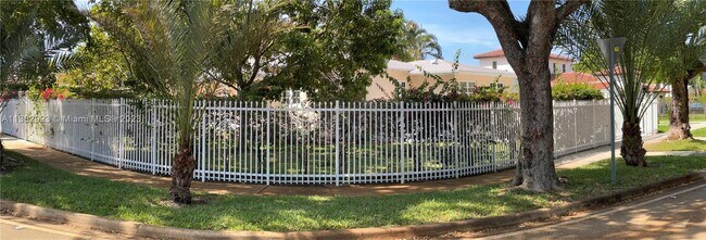 Photo - 650 SW 26th Rd