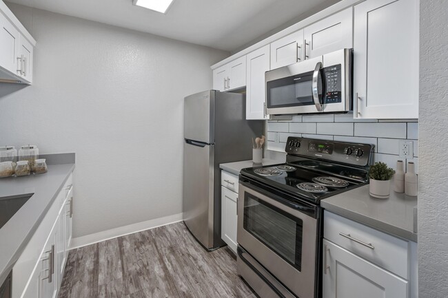 Building Photo - Serramonte Ridge