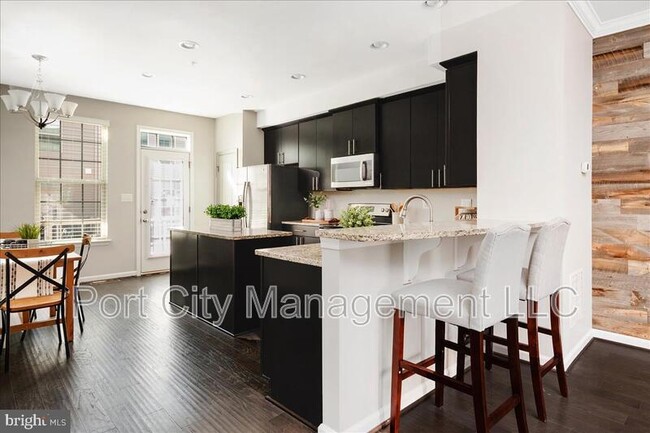 Photo - 854 S Macon St.