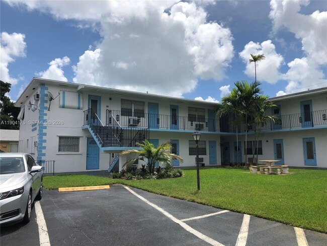 Photo - 1836 Arthur St Unidad 20