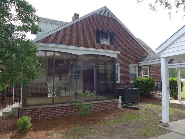 Photo - 205 N Caswell St