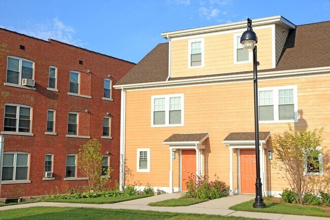 Photo - 137 Wyllys St Unit #137
