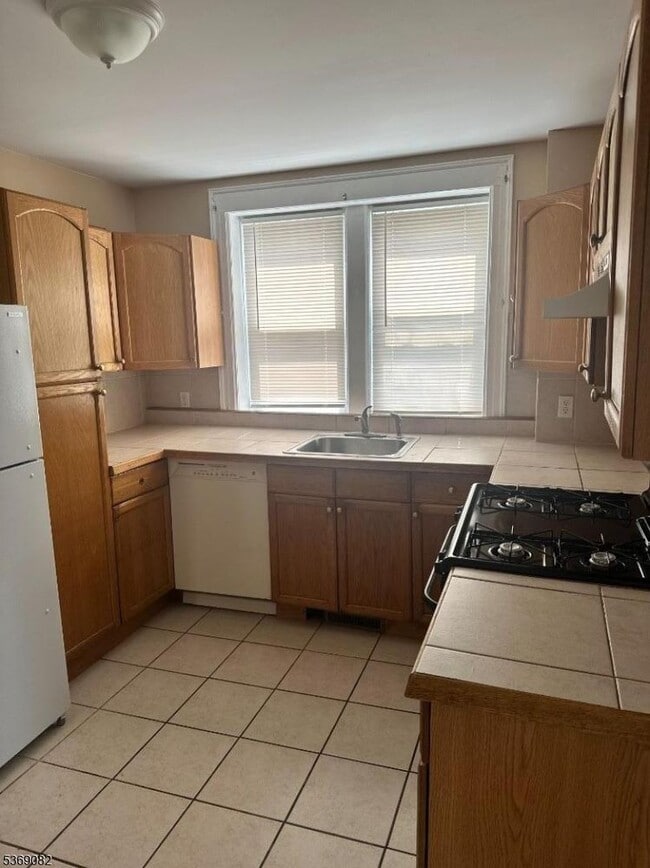 Building Photo - 20 Charles St Unit 20 Rental