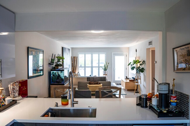 Building Photo - 55 SE 14th St Unit 1110