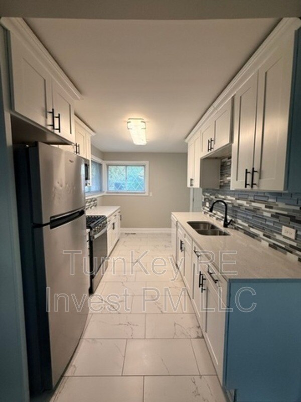 Photo - 17002 Greenbay Ave