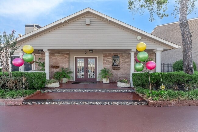 Building Photo - 12335 Antoine Dr Unit 1518