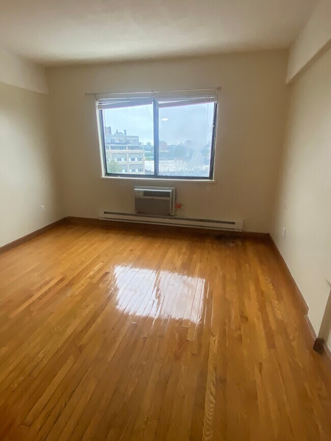 Photo - 1116 Commonwealth Ave