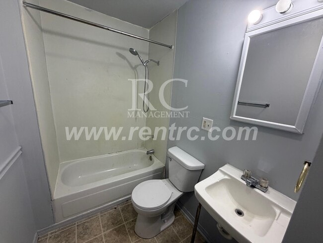 Photo - 312 Holmes-