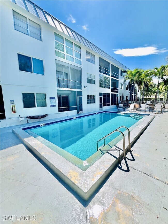 Photo - 72 7th St S Unit 306