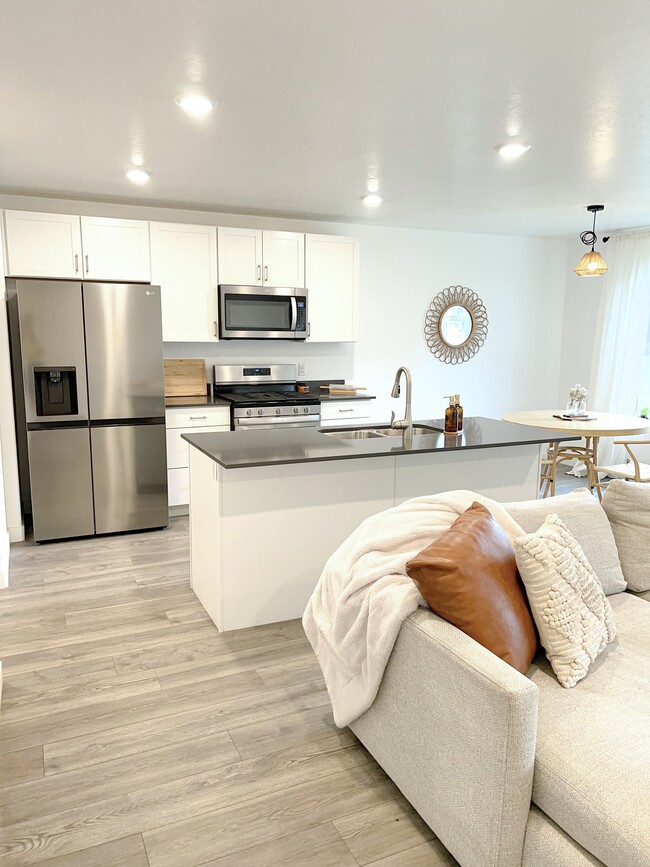 Photo - 1863 S 460 W