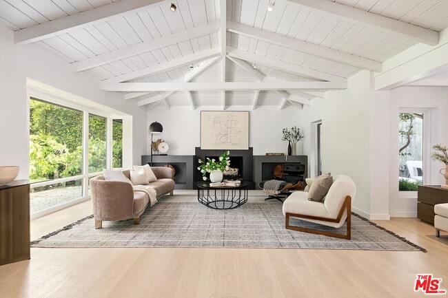 Photo - 1847 N Beverly Dr