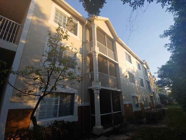 Building Photo - 8955 Okeechobee Blvd Unit 206