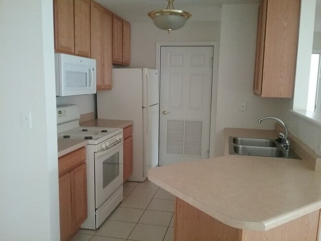 Photo - 636 Cambridge Ct Unit 1D